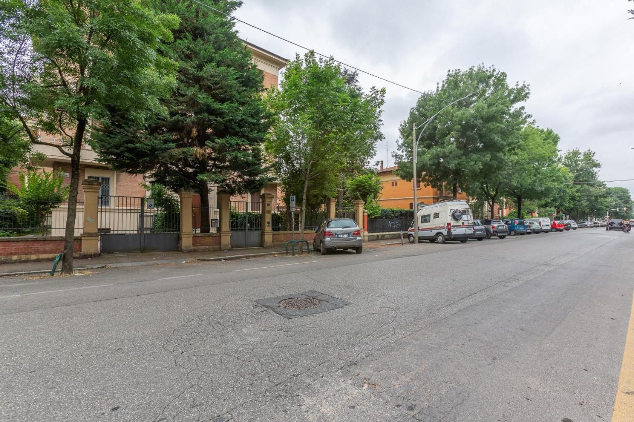 Bolognina Bright Apartment Near The Station Bologna Ngoại thất bức ảnh